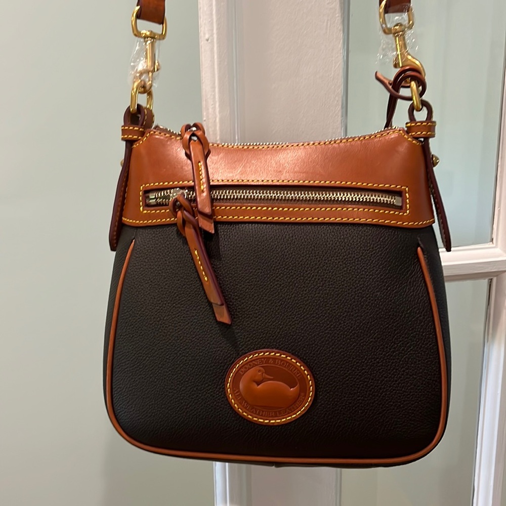 NWT Dooney & Bourke zip top crossbody black and tan bag